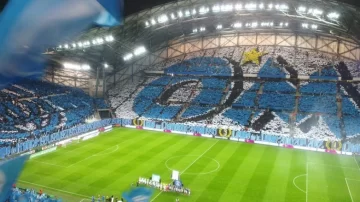 La estrategia de una chica para suspender el partido donde estaba su novio La estrategia de una chica para suspender el partido donde estaba su novio