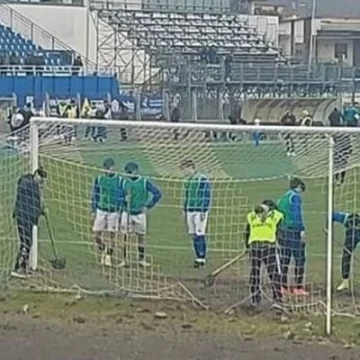 Le sacaron los puntos a un equipo por tener los arcos 10 centímetros más abajo Le sacaron los puntos a un equipo por tener los arcos 10 centímetros más abajo