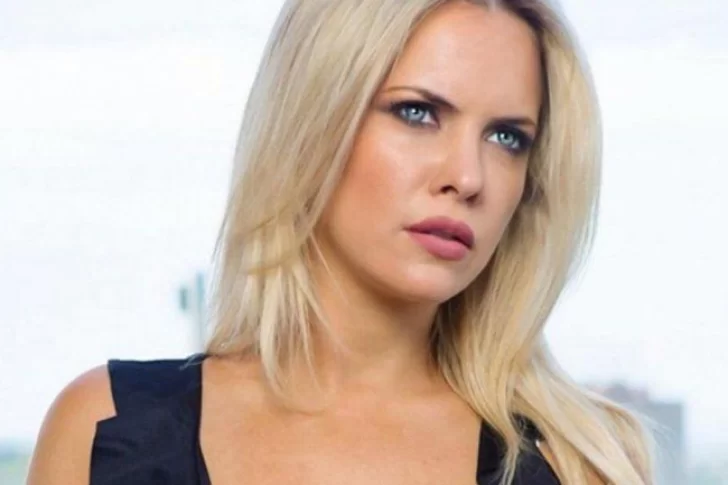 Alejandra Maglietti hizo la gran Pamela Anderson en Baywatch