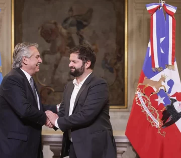 El Presidente va a Chile por el Abrazo de Maipú y participa de cumbre latinoamericana por inflación El Presidente va a Chile por el Abrazo de Maipú y participa de cumbre latinoamericana por inflación