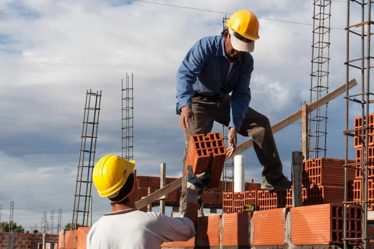 El 60% de la población ganaba hasta $90.000 a fines de 2022