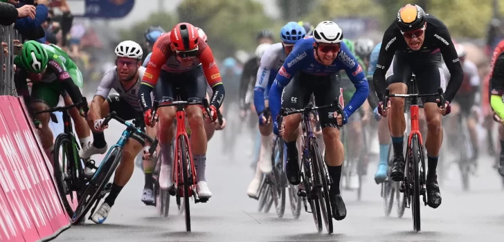 Groves ganó una accidentada etapa