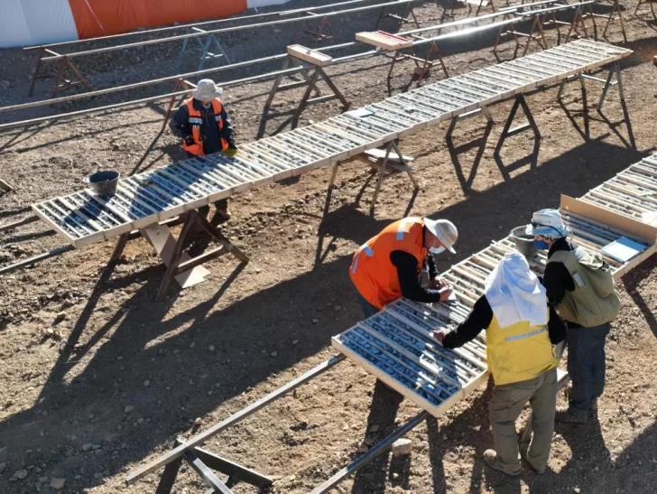 Los Azules y Hualilán van camino a tramitar el impacto ambiental Los Azules y Hualilán van camino a tramitar el impacto ambiental