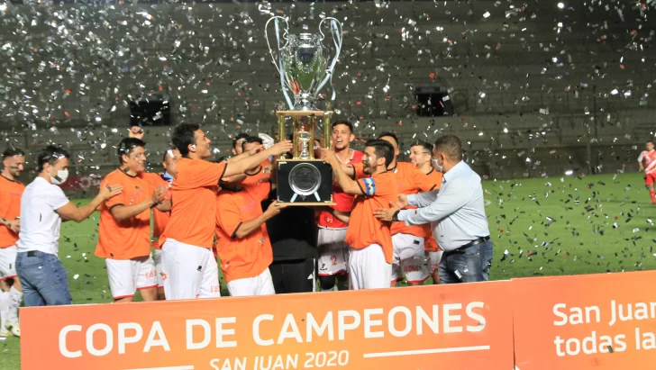 Albardón: la tierra de copas Albardón: la tierra de copas