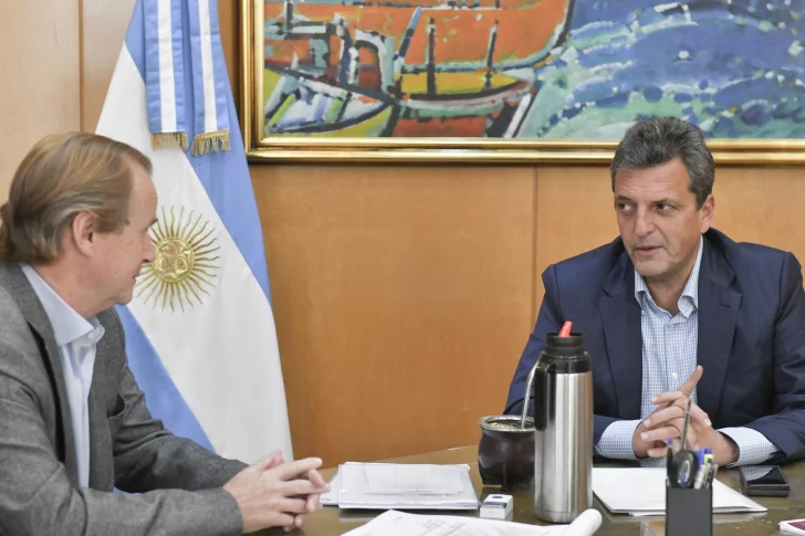 Economía culpa a los rumores propios de la corrida del dólar