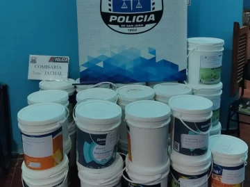 Tucumanos, presos por vender pintura falsa