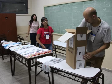 Un escrutinio que será largo con resultados para después de la medianoche Un escrutinio que será largo con resultados para después de la medianoche