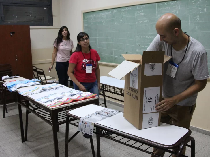 Un escrutinio que será largo con resultados para después de la medianoche Un escrutinio que será largo con resultados para después de la medianoche