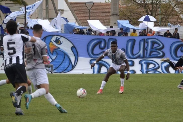 Bolívar pasó al frente