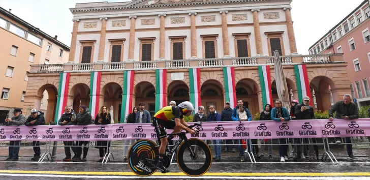 Evenepoel se bajó por covid, siendo líder