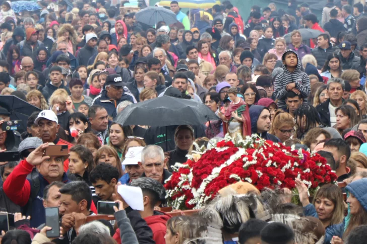 La fe en San Expedito le ganó a la lluvia