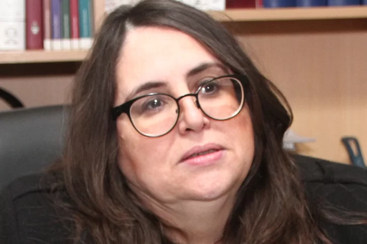 Acusado de abusar y violar durante 12 años a su hijastra, lo confesaría ante un juez