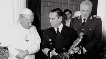 “Estaba convencido de que perdíamos”: entrevista inédita a Anaya, el almirante que decidió la guerra de Malvinas “Estaba convencido de que perdíamos”: entrevista inédita a Anaya, el almirante que decidió la guerra de Malvinas