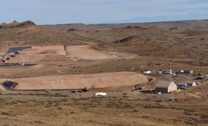 Golpe comando en una minera: robaron lingotes de oro de una bóveda y una camioneta Golpe comando en una minera: robaron lingotes de oro de una bóveda y una camioneta