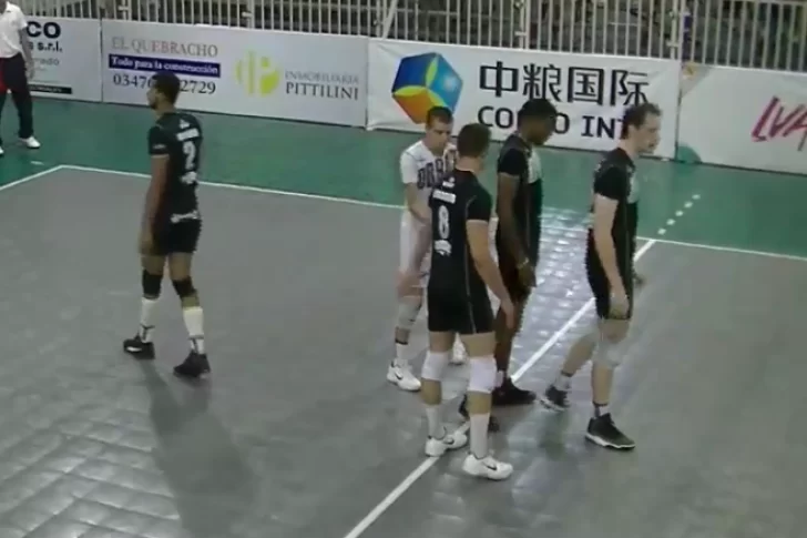 Obras remató el partido ante PSM en tres sets