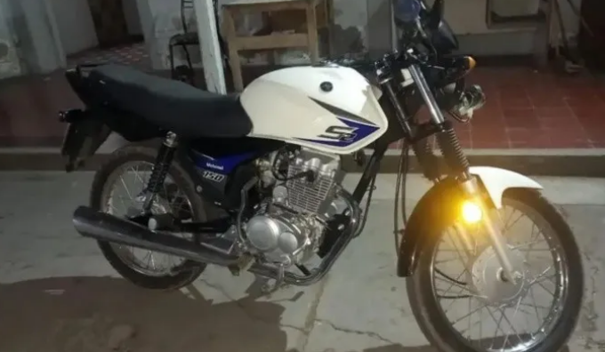 Escondió una moto robada en casa de su abuela y ella lo denunció para que la devuelva Escondió una moto robada en casa de su abuela y ella lo denunció para que la devuelva