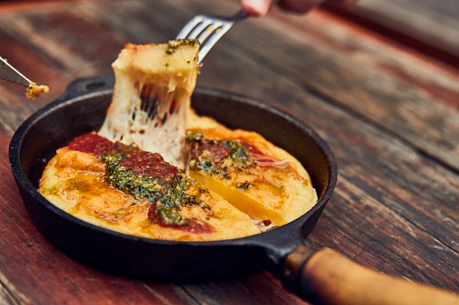 La provoleta argentina fue elegida como uno de los mejores platos con queso del mundo La provoleta argentina fue elegida como uno de los mejores platos con queso del mundo