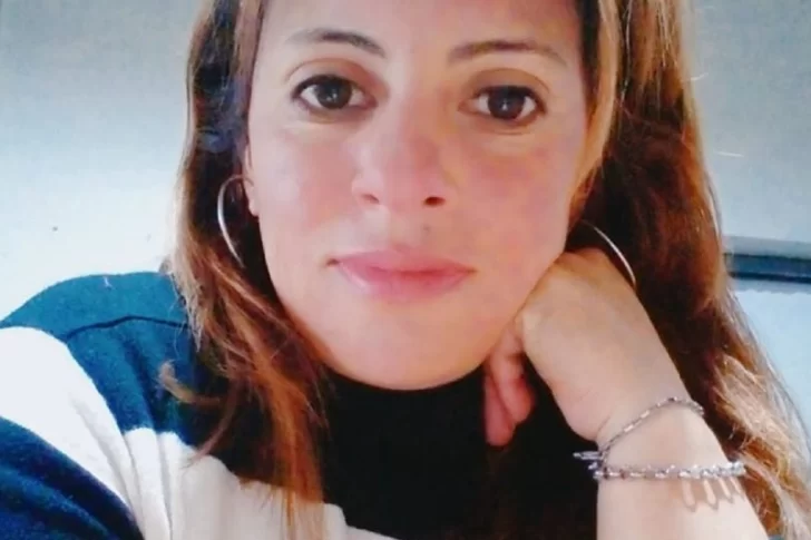 Tenía prohibido acercarse a su expareja, pero la mató a puñaladas y luego se suicidó