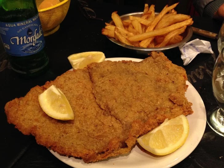 Pidió un “mix de milanesas” por delivery y le llegó algo tristísimo Pidió un “mix de milanesas” por delivery y le llegó algo tristísimo