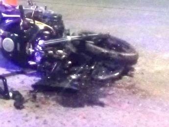 Un motociclista sufrió una fractura al ser impactado por una camioneta Un motociclista sufrió una fractura al ser impactado por una camioneta