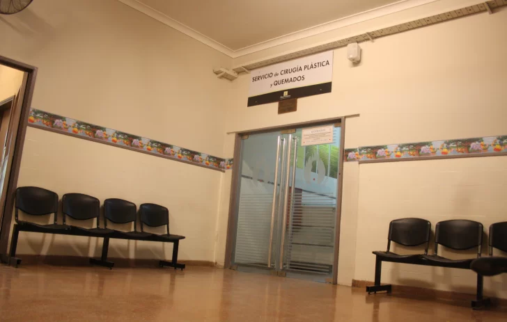 Dos ancianos debieron ser hospitalizados tras el incendio de su vivienda Dos ancianos debieron ser hospitalizados tras el incendio de su vivienda