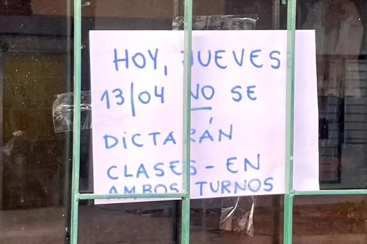 Suspenden clases en una escuela rosarina tras disparos frente a una comisaría vecina