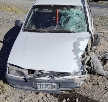 Según las primeras pericias, el auto se cruzó de carril, embistió y mató al motociclista de 30 años Según las primeras pericias, el auto se cruzó de carril, embistió y mató al motociclista de 30 años