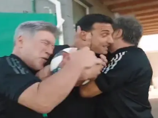 Scaloni va a estar en la despedida de Maxi Rodríguez y Pablo y Pachu grabaron un sketch con el DT Scaloni va a estar en la despedida de Maxi Rodríguez y Pablo y Pachu grabaron un sketch con el DT