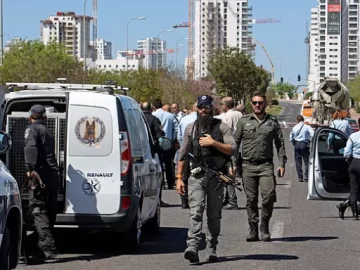 Un muerto y al menos cinco heridos en un ataque en Tel Aviv