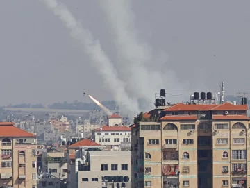 Nueva escalada de violencia sacude a Israel y Palestina por ofensiva israelí en Gaza Nueva escalada de violencia sacude a Israel y Palestina por ofensiva israelí en Gaza