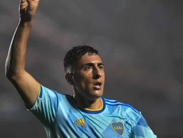 Camiseta que debuta… Boca le ganó a Argentinos con un gol agónico Camiseta que debuta… Boca le ganó a Argentinos con un gol agónico