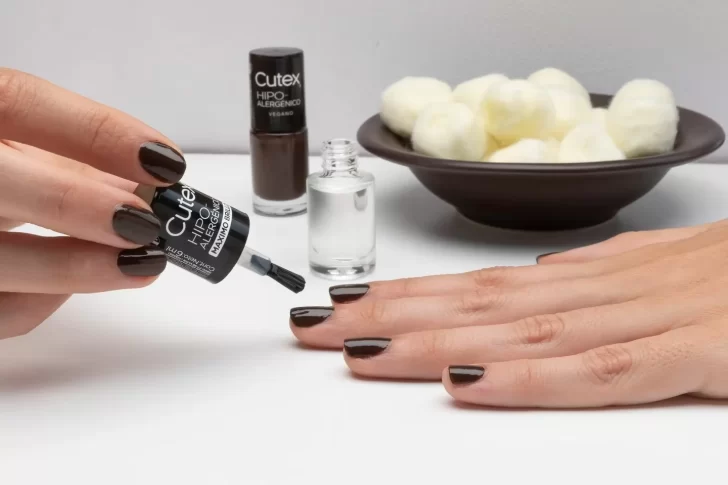 Uñas 2023: los colores del invierno y cómo lucir una manicura perfecta Uñas 2023: los colores del invierno y cómo lucir una manicura perfecta