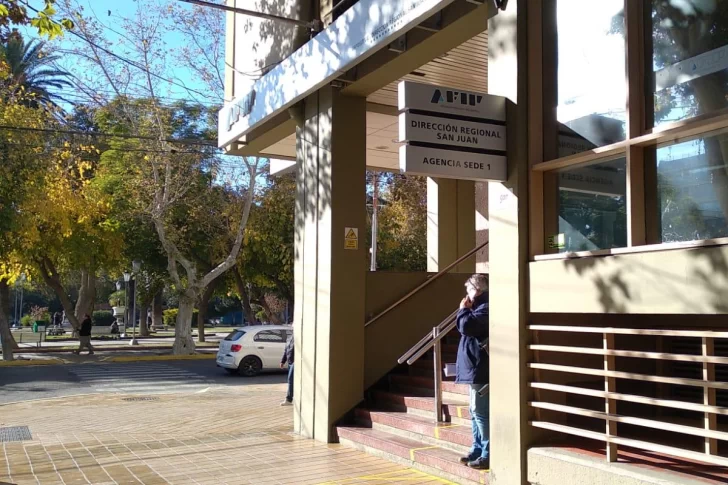 AFIP modifica valores a partir de los que se deben informar transferencias de inmuebles y vehículos