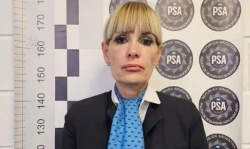 Quién es la azafata de Aerolíneas Argentinas acusada de realizar una amenaza de bomba en un vuelo a Miami Quién es la azafata de Aerolíneas Argentinas acusada de realizar una amenaza de bomba en un vuelo a Miami