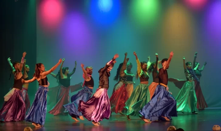 La semana patria tiene peña queer