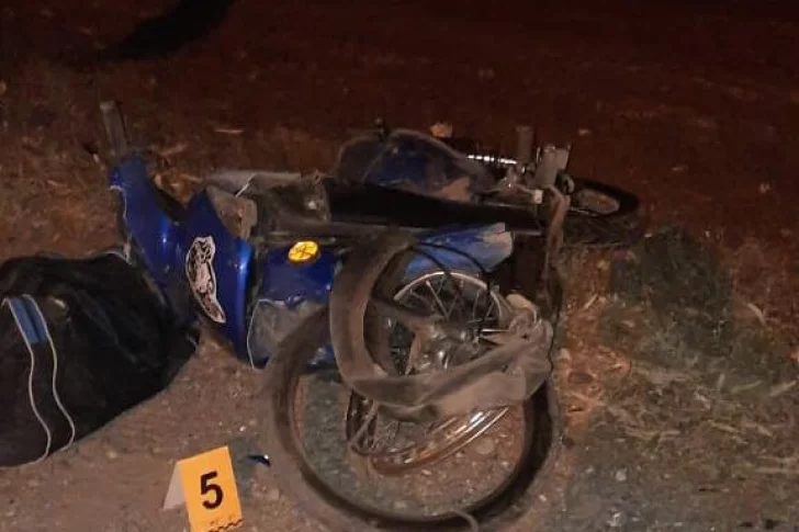 Un hombre murió de un infarto y cayó cuando manejaba su moto