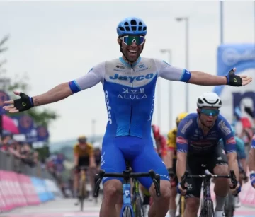 Matthews, en la etapa, Remco en la general