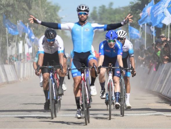 El uruguayo Anchieri es el primer líder