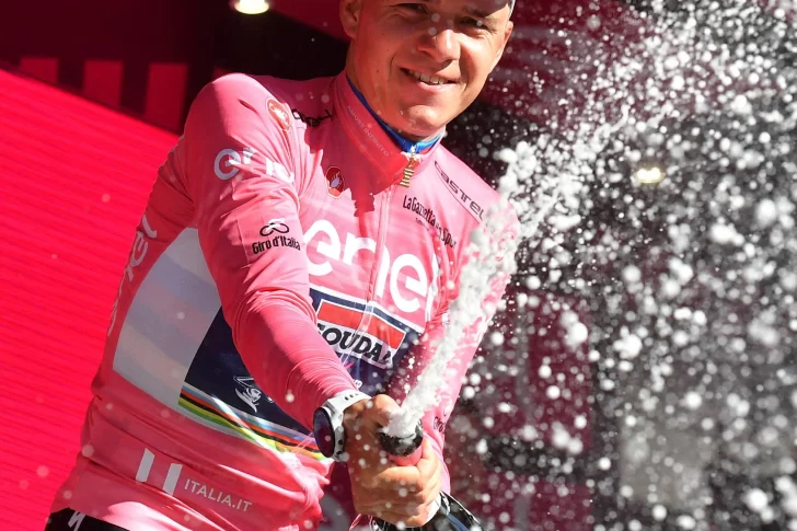 Giro de Italia: Evenepoel avisó que está en otro nivel