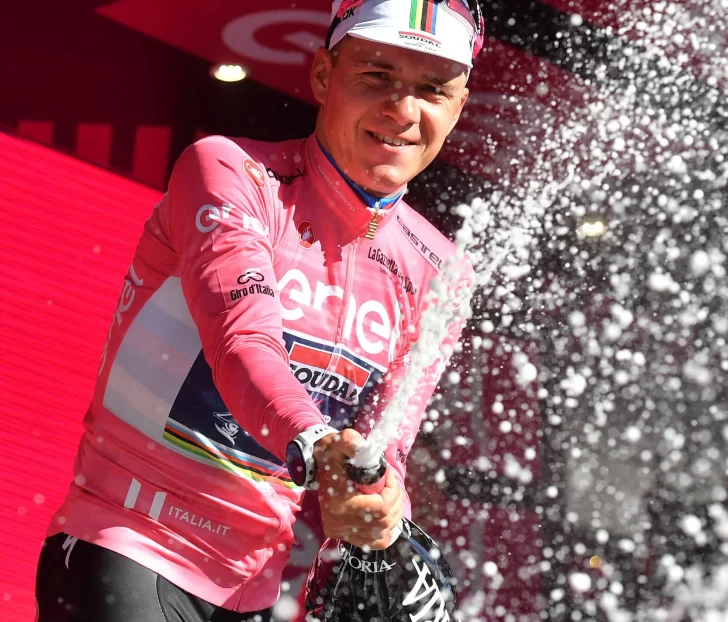 Giro de Italia: Evenepoel avisó que está en otro nivel