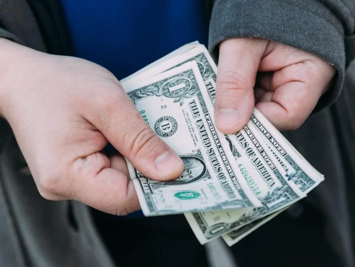 Retrocedió el dólar MEP y el blue subió a $474 Retrocedió el dólar MEP y el blue subió a $474