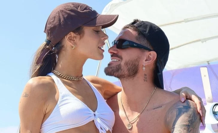 Tini Stoessel se sacó una foto con Rodrigo De Paul y un detalle alertó a sus fans: ¿venían de tener sexo?