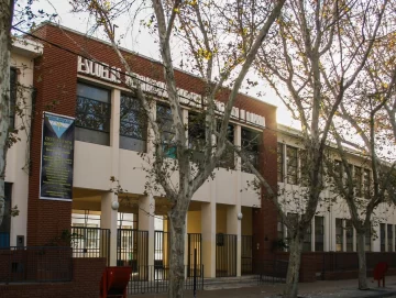 Revuelo en una escuela por un supuesto caso de meningitis: Educación dice que “no hay diagnóstico” Revuelo en una escuela por un supuesto caso de meningitis: Educación dice que “no hay diagnóstico”