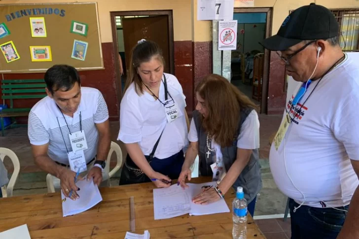 Con una amplia participación de votantes, finalizaron las elecciones presidenciales en Paraguay