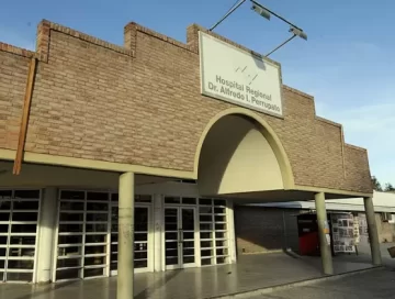 Un alumno apuñaló a una compañera y expareja en el interior de la escuela Un alumno apuñaló a una compañera y expareja en el interior de la escuela