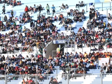 Por gestión del Gobierno y AFA, al Bicentenario se podrá ingresar banderas sobre Malvinas Por gestión del Gobierno y AFA, al Bicentenario se podrá ingresar banderas sobre Malvinas