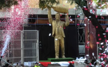 Ya pusieron a la venta el muñeco de la estatua de Marcelo Gallardo Ya pusieron a la venta el muñeco de la estatua de Marcelo Gallardo