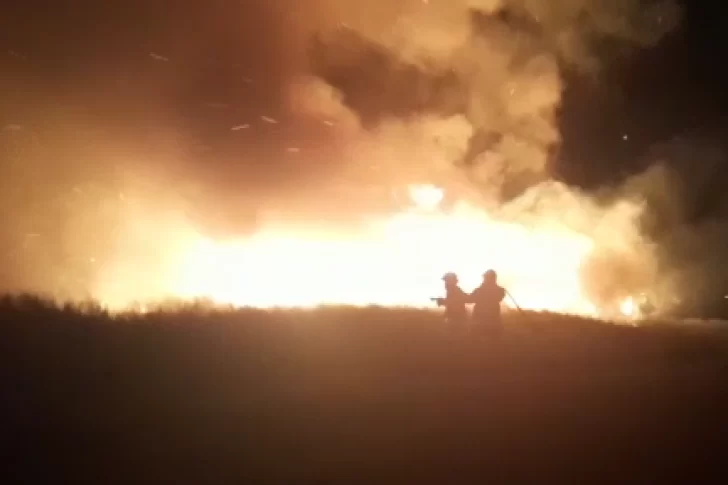 Una escuela se salvó por minutos de las llamas de un incendio forestal