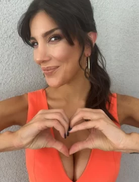 Andrea Rincón mostró su look desde todos los ángulos y le llovieron los corazones rojos Andrea Rincón mostró su look desde todos los ángulos y le llovieron los corazones rojos