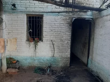 Una mujer murió y 3 personas resultaron heridas en un incendio